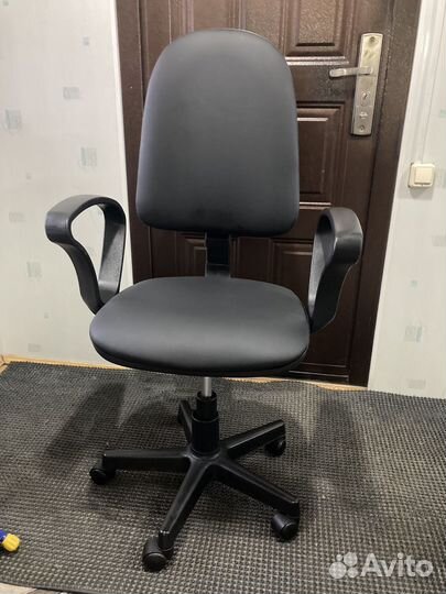 Компьютерное кресло