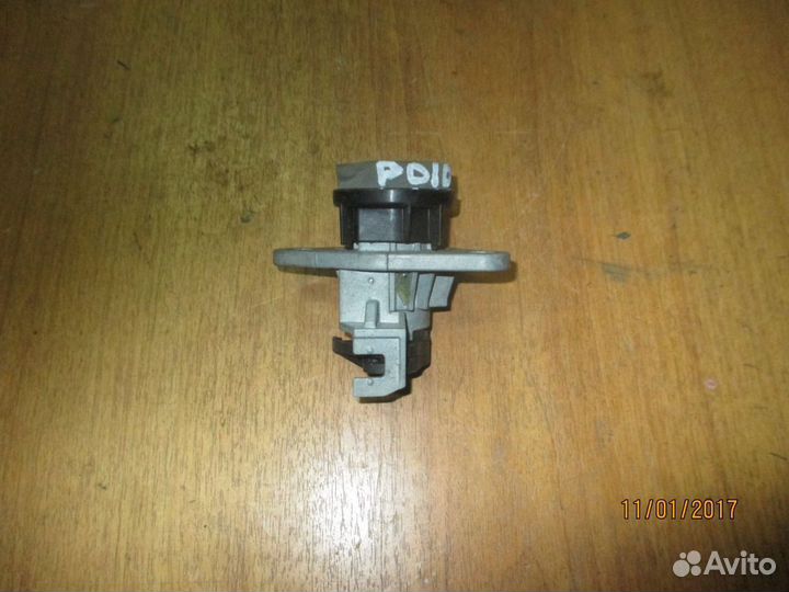 Вставка замка багажника VW Polo 6RU827573A Поло