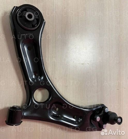Передний левый рычаг в сборе Kia Optima 4 2015-20
