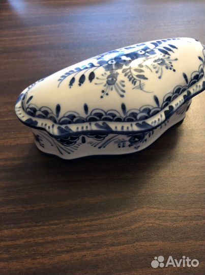 Шкатулка фарфоровая гжель