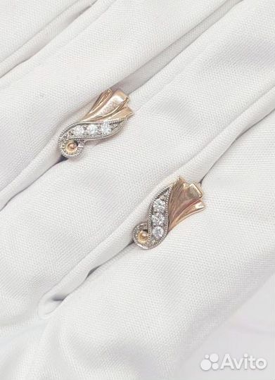 Золотые серьги с камнем