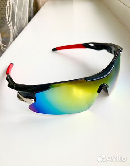 Спортивные очки зеркальные цветные
