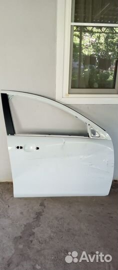 Лада Веста универсал, правая передняя дверь