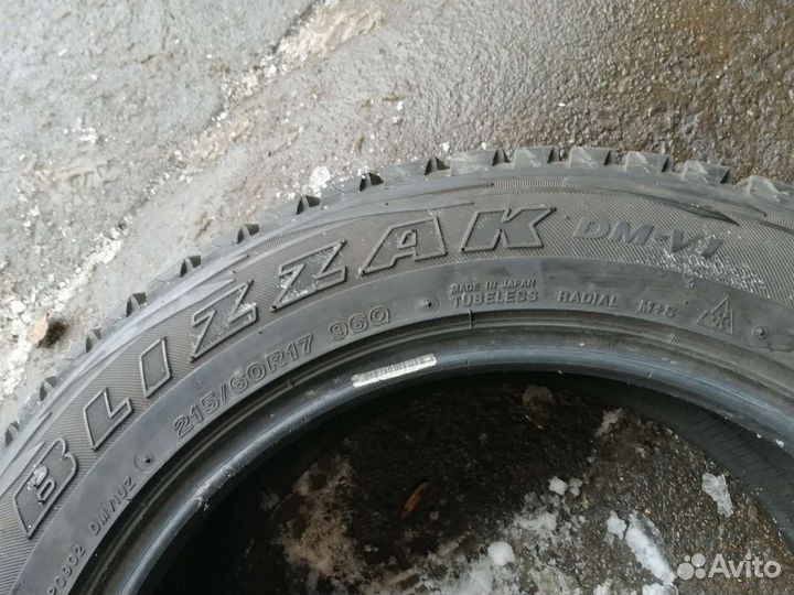 Bridgestone Blizzak DM-V1 215/60 R17