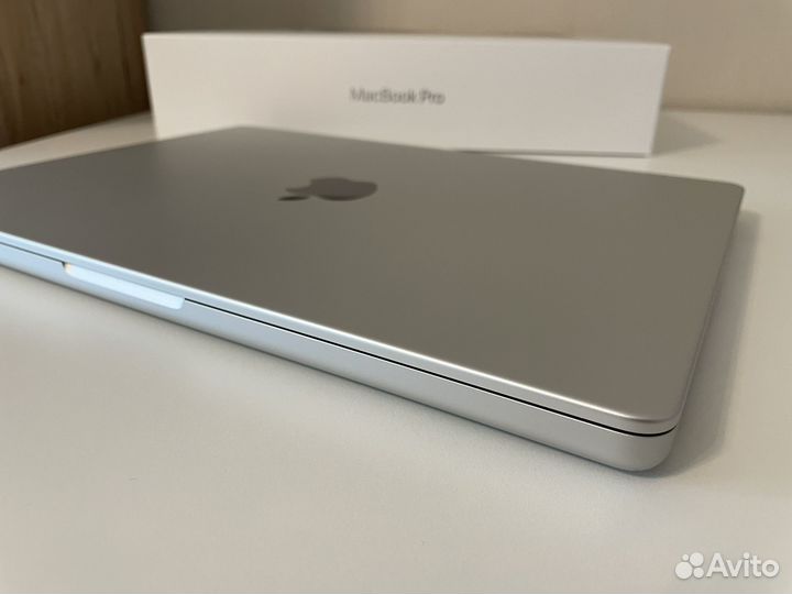 Macbook Pro m1 pro 14 16/512