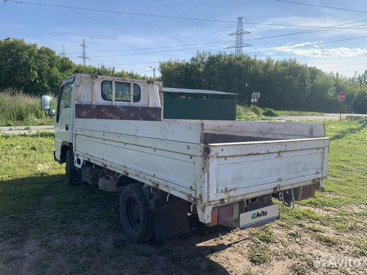 Isuzu Elf, 2001