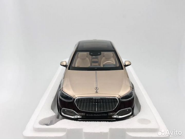 Mercedes Maybach S680 1/18 Almost Real