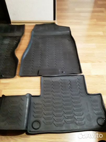Автомобильные коврики резиновые