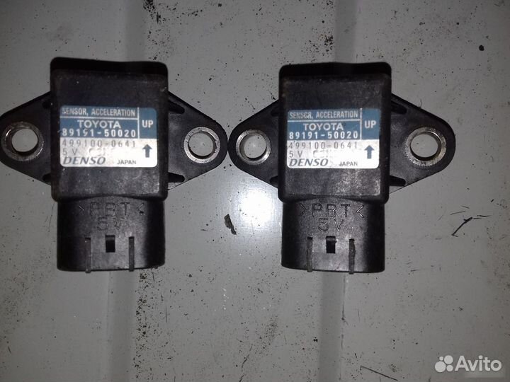 Датчик ускорения Lexus LX570