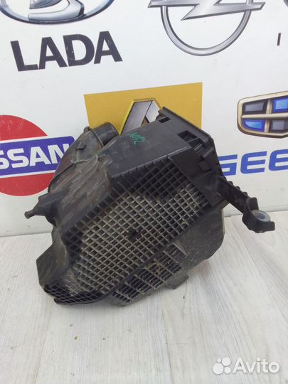 Корпус воздушного фильтра Renault logan 2