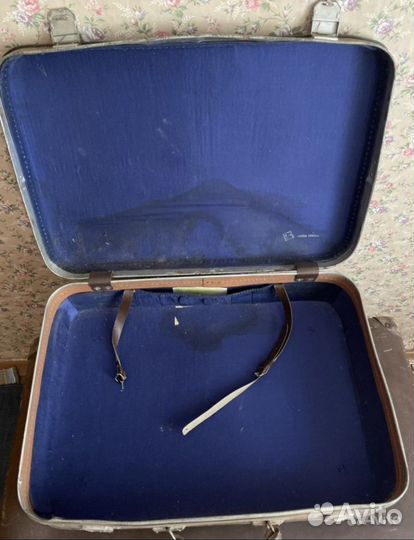 Сундук старинный и чемоданы СССР