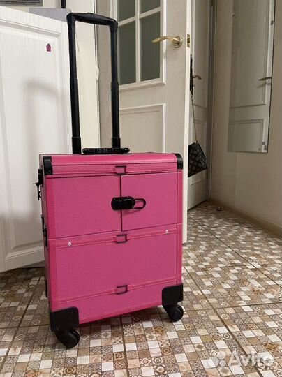 Бьюти кейс на колесах