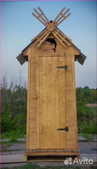 Уличный туалет деревянный