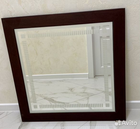 Зеркало настенное