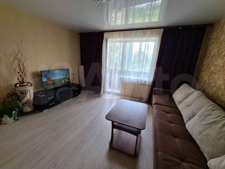 2-к. квартира, 53 м², 3/9 эт.