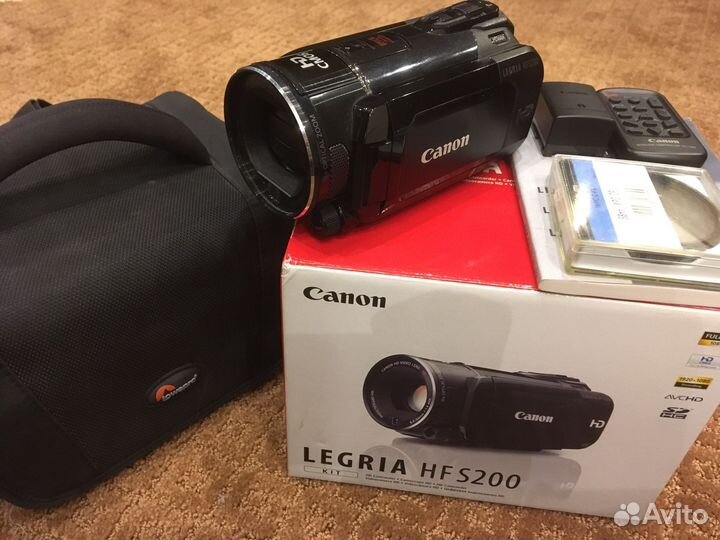Видеокамера Canon Legria HF S200