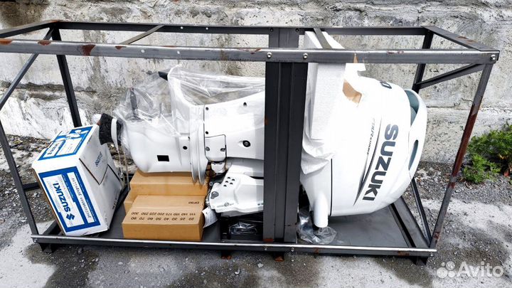 Мотор лодочный Suzuki DF90ATL белый во Владивосток