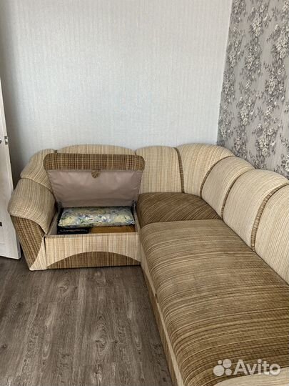Продам угловой диван бу