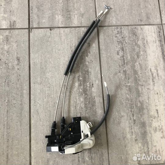 Замок двери задней левой Hyundai santa FE 12-18