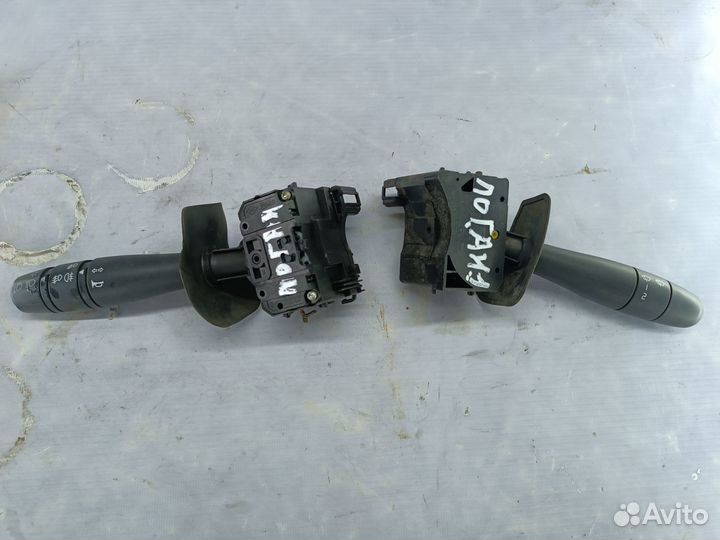 Переключатель подрулевой Renault Logan