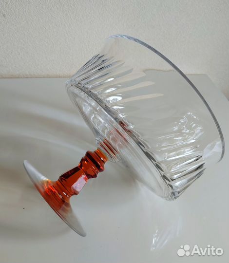 Большая хрустальная ваза для фруктов цветная ножка