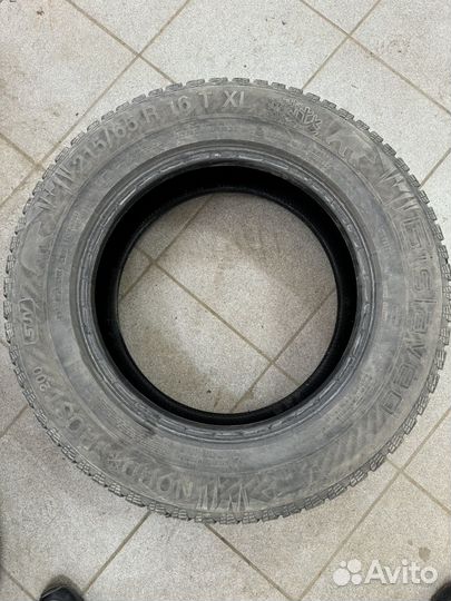 Gislaved Nord Frost 200 215/65 R16 98H