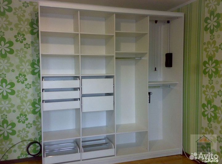 Шкаф купе с зеркалом