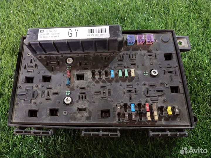 Блок предохранителей Opel Astra GTC (H) III