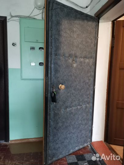 Дверь входная металлическая бу