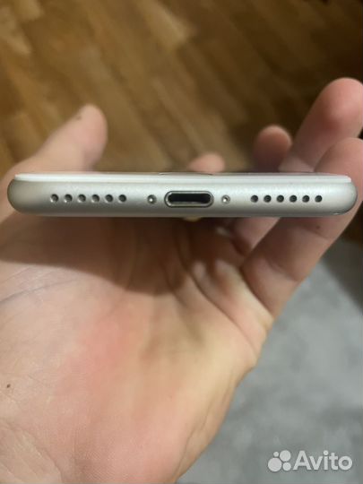 Телефон iPhone 8 64 gb