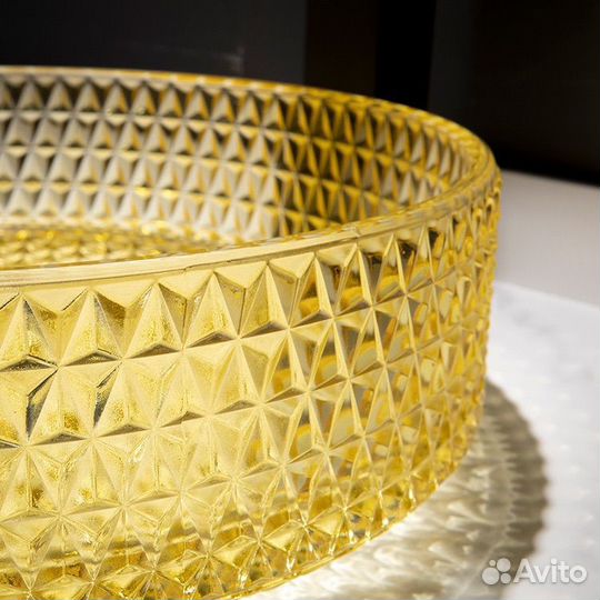 Желтая раковина в ванную стеклянная накладная