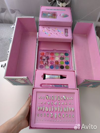 Макияжный набор в кейсе