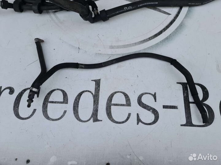 Патрубок охлаждающей жидкости Mercedes W211