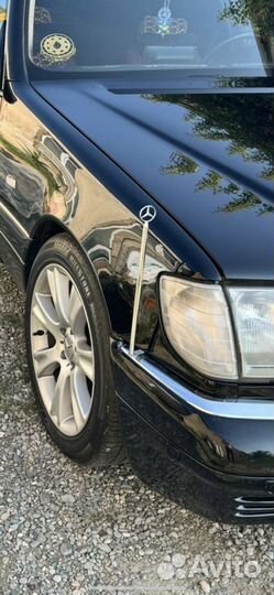 Mercedes флагшток