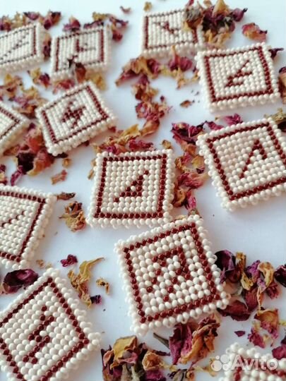 Славянские руны из бисера