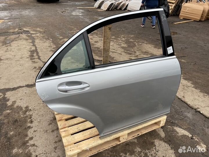 Дверь задняя правая Mercedes S-Class W221