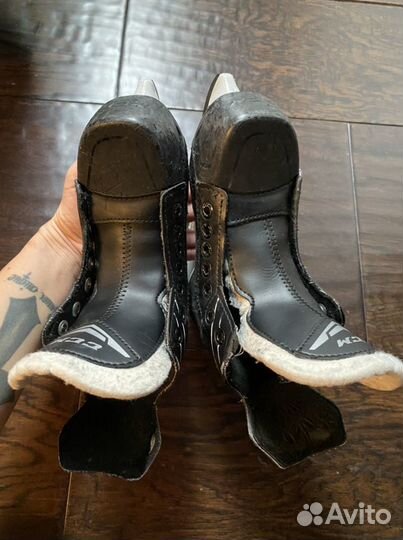 Коньки хоккейные детские CCM, щитки, краги