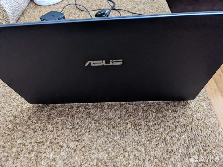 Ноутбук asus