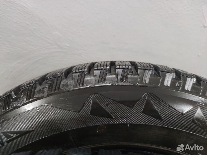 Bridgestone Blizzak Spike-01 185/65 R15 92Q