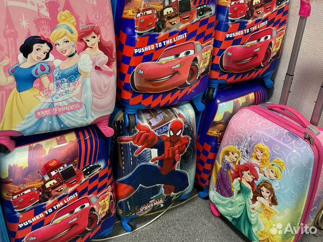 Детский чемодан на колесиках