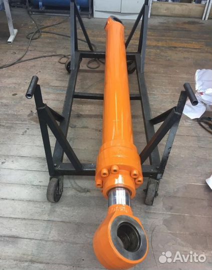 Гидроцилиндр ковша Hitachi ZX360-3