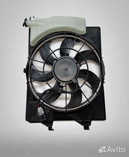 Радиатор Вентилятор в сборе Kia Rio 4 Solaris 2