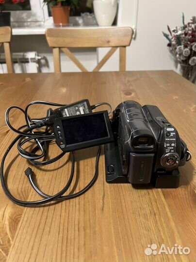 Видеокамера Sony handycam SR11