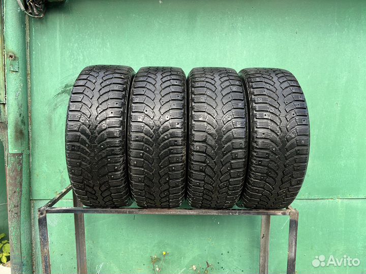Bridgestone Blizzak Spike-01 215/60 R16 95T