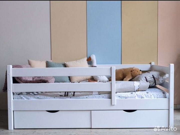 Детская подростковая кровать из дерева
