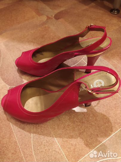 Босоножки женские 37 размер на каблуке