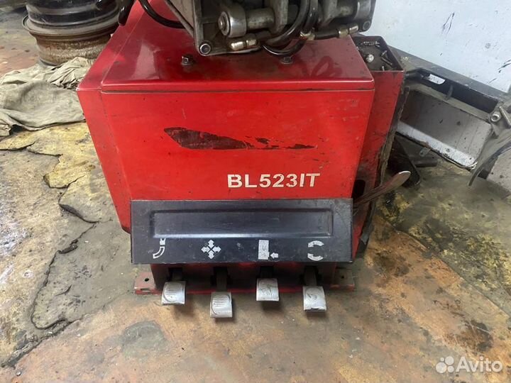 Шиномонтажный станок Flying bl523it