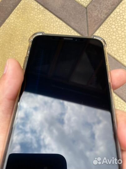 Телефон iPhone X