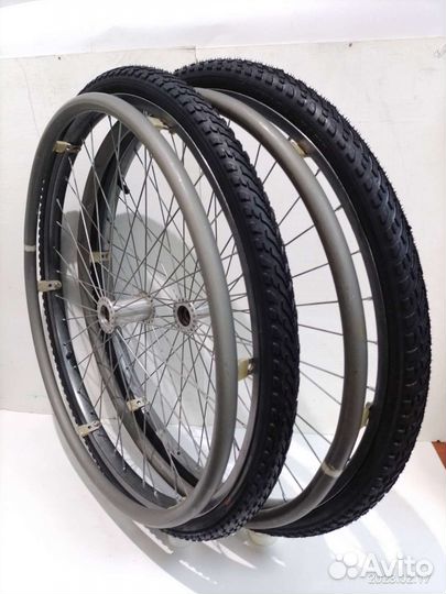 Колесо 24х1,3/8 пневмат. черное (пара)