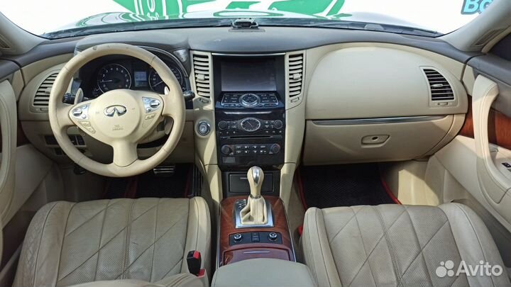 Плафон салонный Infiniti FX35 s51